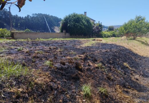 Incendio en zona axardinada no concello de Arteixo