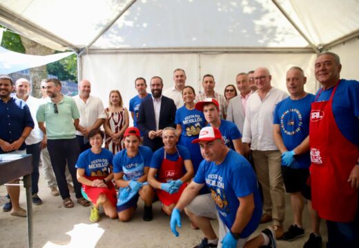 Marta Villaverde destaca que a Festa do Mexillón de Rianxo sitúa a gastronomía local e o tecido asociativo deportivo como aliados na economía azul