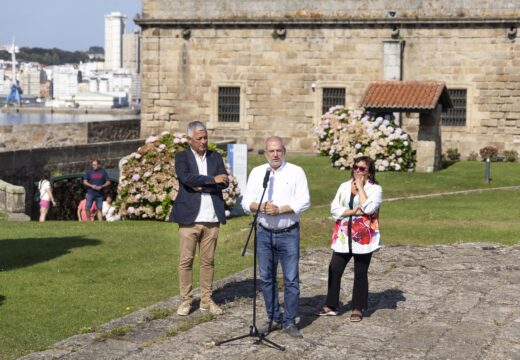 ‘Será por flores’, a nova xira de Uxía, fará a súa estrea nas Festas de María Pita