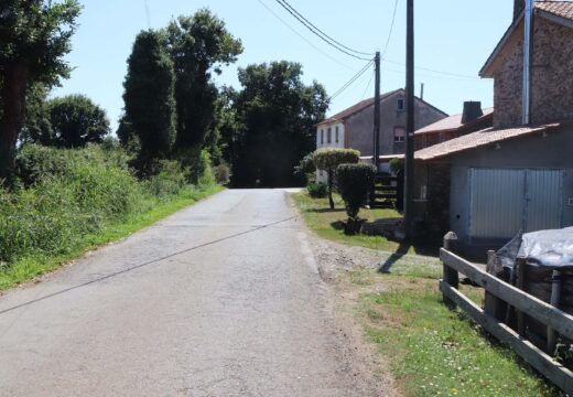 Os Concellos de Frades e Oroso aglomerarán a estrada a Castiñeiro Redondo, que discorre por ambos municipios