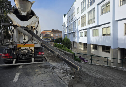 O Concello de Fene mellora máis de 300 metros de beirarrúas en Limodre