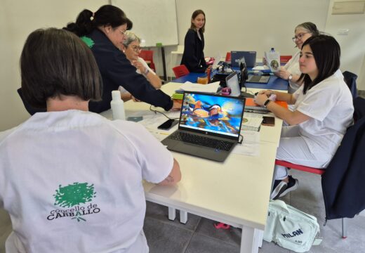 O alumnado do curso de xestión de chamadas de teleasistencia atendeu en dez días a 68 persoas no proxecto piloto de atención telefónica