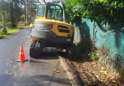 En marcha as obras do acondicionamento das marxes da estrada entre Miodelo e San Fiz de Vixoi
