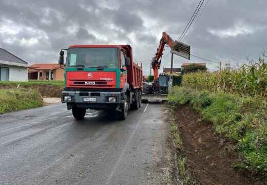 En marcha as obras de mellora da estrada no Cruceiro de Lestón