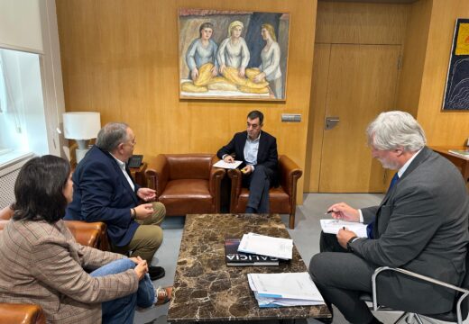 O alcalde reúnese co conselleiro de Educación para solicitar un novo espazo polivalente no CEIP Alfredo Brañas de Paiosaco