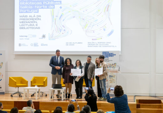 López Campos destaca a labor do persoal bibliotecario como “fonte de inspiración para toda a sociedade”