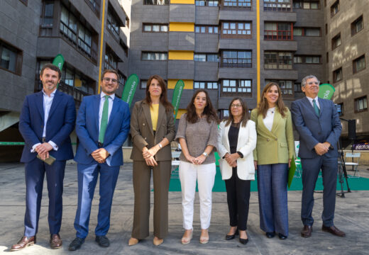 Inés Rey pon en valor os traballos de rehabilitación na Torre Efisa: “É fundamental mellorar o confort e a calidade de vida das veciñas e veciños”