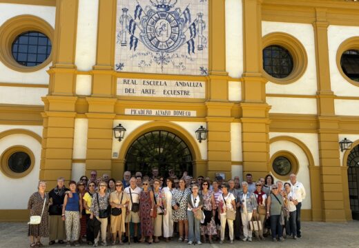 A excursión pola provincia de Cádiz que organiza o concello conta con cincuenta participantes