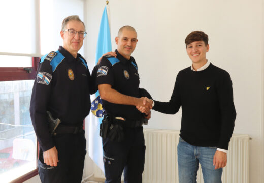 Ribeira completa o 100% do cadro de persoal da Policía Local e reforza os medios materiais cun novo vehículo