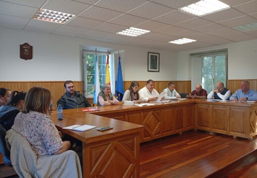 O Concello de Frades reduce a cero a súa débeda bancaria