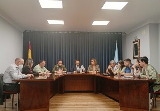 O Concello de Lousame aproba a súa nova organización municipal, con 3 dedicacións parciais e un custo menor co Goberno de 2023