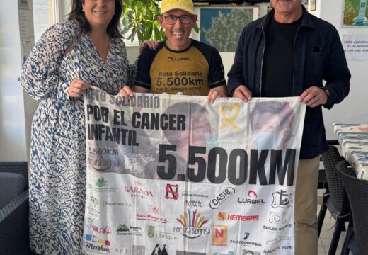 Muxía recibe ao reto solidario “5.500 kms por una sonrisa” en apoio á loita contra o cancro infantil