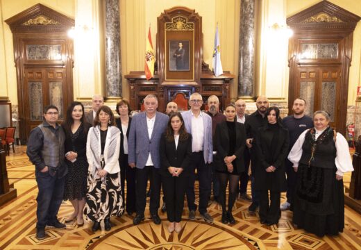 Os restos mortais do artista coruñés Francisco Miguel, asasinado polo franquismo, descansan desde hoxe en San Amaro