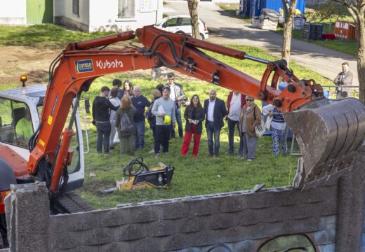 O Concello inicia os traballos de demolición dos muros do parque do Observatorio, cumprindo compromiso de dotar ao Agra dunha zona verde