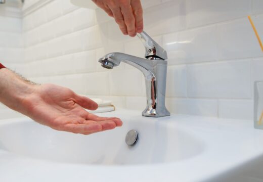 Viaqua avisa dun corte de auga este xoves nunha vintena de lugares de Neda por traballos na rede xeral