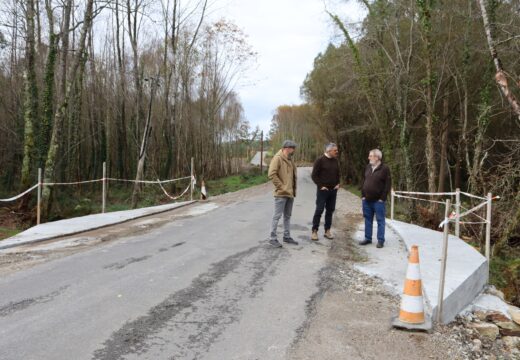 As obras de aglomerado da estrada do Pereiro Vello a Outón completan o plan anual de pavimentación das vías municipais consideradas estruturais