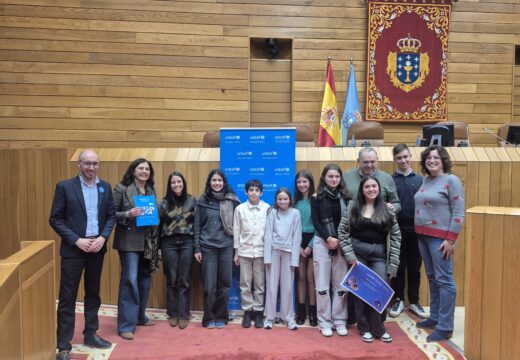 A Laracha volve ser protagonista no XIII Foto Infantil de UNICER no Parlamento de Galicia