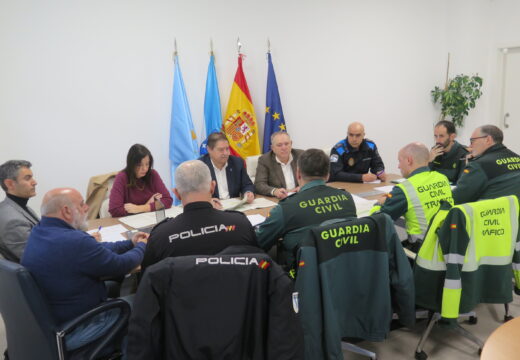 Julio Abalde destaca a consolidación da Laracha como concello seguro e o impacto positivo do Plan Director nos centros educativos