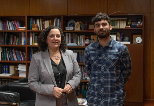 Belén do Campo mantén un encontro coa cooperativa Hosta Creativa de Muxía para explorar liñas de colaboración na dinamización cultural de Costa da Morte