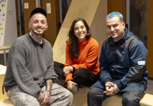 O Concello enche as Naves do Metrosidero co primeiro podcast ‘Fóra de guion’