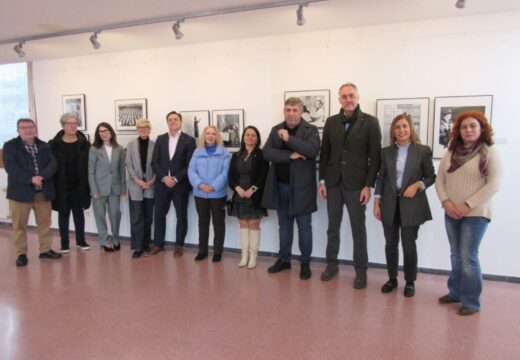 Abanca, Afundación e Concello de Neda presentan a exposición fotográfica “Nós tamén fomos emigrantes”