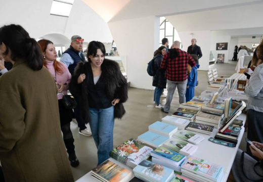 Lorenzana visita a 1ª Edición de Coruñart, a I Feira das Industrias Culturais e Creativas