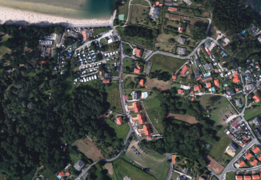 A creación dun paso seguro para peóns na subida da praia de Gandarío ao aparcamento, proposta gañadora dos orzamentos participativos