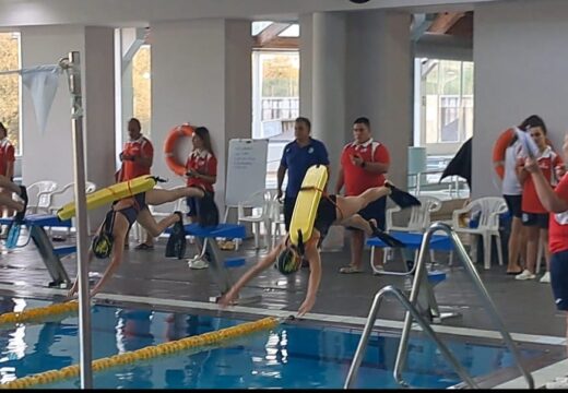 Club Salvamento Acuático Laracha arrinca a tempada cun fin de semana histórico: tripla vitoria e liderado en tódas as categorías