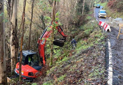 O Concello de San Sadurniño destina máis de 19.000 euros a asegurar a pista da Fervenza, afectada por un desprendemento o inverno pasado