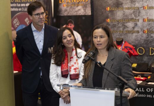 O Concello inaugura a exposición “Mujeres, leyendas del deporte”, un tributo ás grandes figuras do deporte feminino