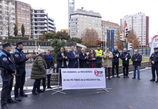 O Concello rende homenaxe ás vítimas de sinistros viarios nun acto institucional na Estación de Autobuses