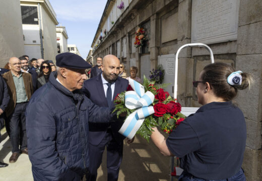 A Coruña lembra a Juana de Vega, Víctor López Seoane e Luís Huici Fernández no acto do Día de Todos os Santos en Santo Amaro