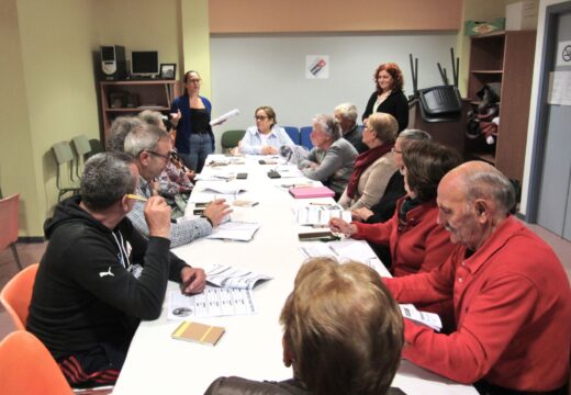 O Concello de Neda pon en marcha os seus cursos de manexo dos smartphones para maiores