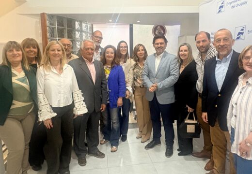 A Xunta pon o Centro Ourensán de Montevideo como exemplo de colaboración e de futuro para a colectividade galega no Uruguai