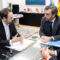 Diego Calvo e Esteban Ares manteñen unha reunión de traballo para avaliar as necesidades de Lousame e posibles vías de colaboración