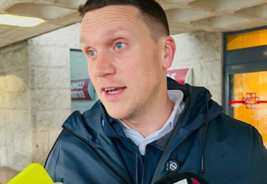 Bouza reclama o cese do xerente do Sergas ante o “colapso absoluto” das urxencias do CHUS