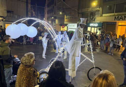 O Nadal xa ilumina as noites de Ribeira