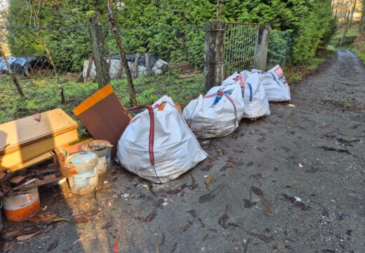 O Concello denuncia vertidos incontrolados en Chantada, Insua e na estrada que une Porto con Velouzás