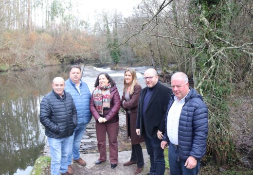 Rematadas as obras de recuperación do azude do río Tambre na área recreativa da Presa de Frades, nas que a Xunta investiu 50.000 euros