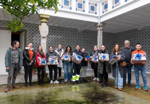 O Concello de San Sadurniño entrega os lotes da campaña “Polo Nadal, consumo local”