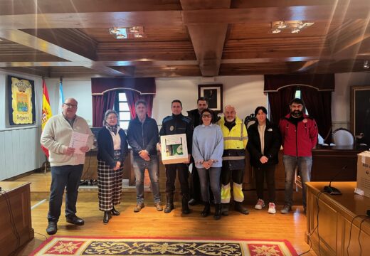 Ortigueira equipa diferentes espazos municipais con desfibriladores