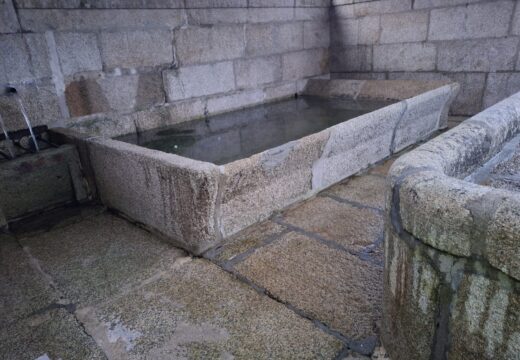 O Concello de Ribeira acomete a limpeza das fontes e lavadoiros do municipio