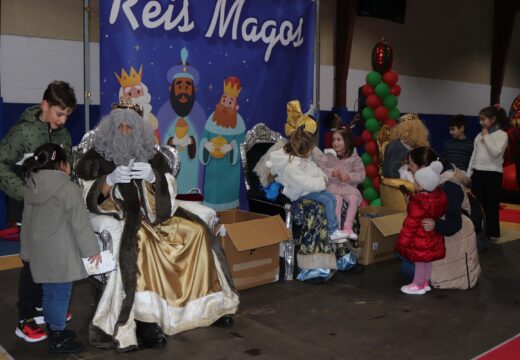 Unhas 500 persoas participaron na Cabalgata e Festa de Reis do Concello de Frades