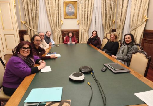 A alcaldesa recibe a Asociación Brañas da Portela e estudará as propostas de mellora das liñas de autobús e melloras do viario público