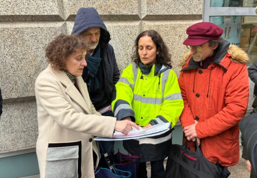 A alcaldesa visita as obras de accesibilidade da rúa do Hórreo e reivindica o “urbanismo transformador e sustentable”