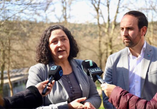 Belén do Campo supervisa as obras de mellora de eficiencia enerxética no polideportivo e na piscina municipal realizadas cun apoio da Xunta de 60.000€