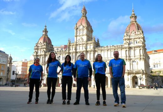 O Club Riazor Atletismo, que cumpre un cuarto de século este ano, embaixador das primeiras camisetas oficiais do medio maratón C21