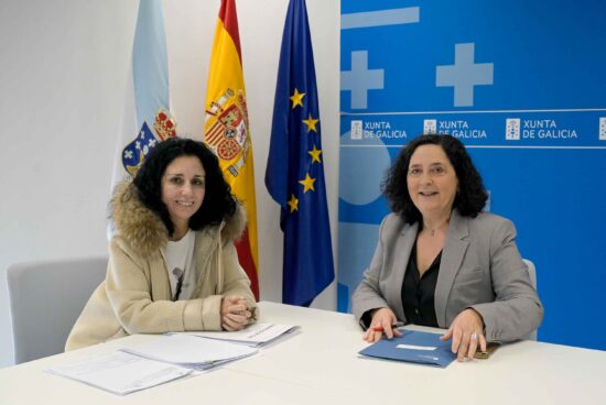 Belén do Campo e a alcaldesa de Cee avalían as necesidades do concello nun encontro de traballo