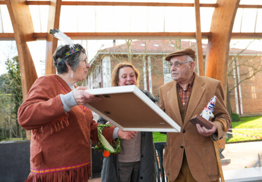 Paco Mivida recibiu hoxe unha máis que merecida homenaxe no Entroido de Mera