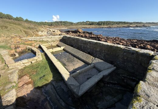 O Concello de Ribeira destina máis de 48.000 euros á restauración do lavadoiro de A Penisqueira en Aguiño